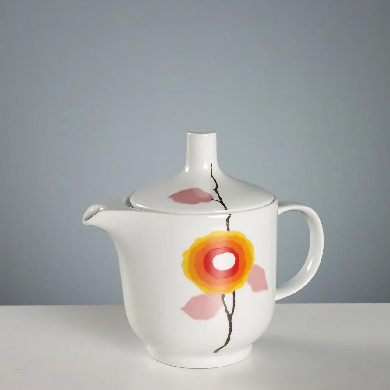Hutscenreuther Manufacture tea and coffee service, 20th century 3