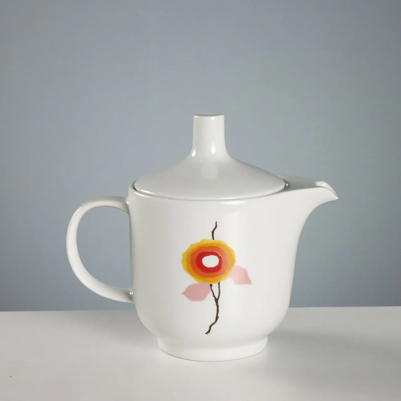 Hutscenreuther Manufacture tea and coffee service, 20th century 4