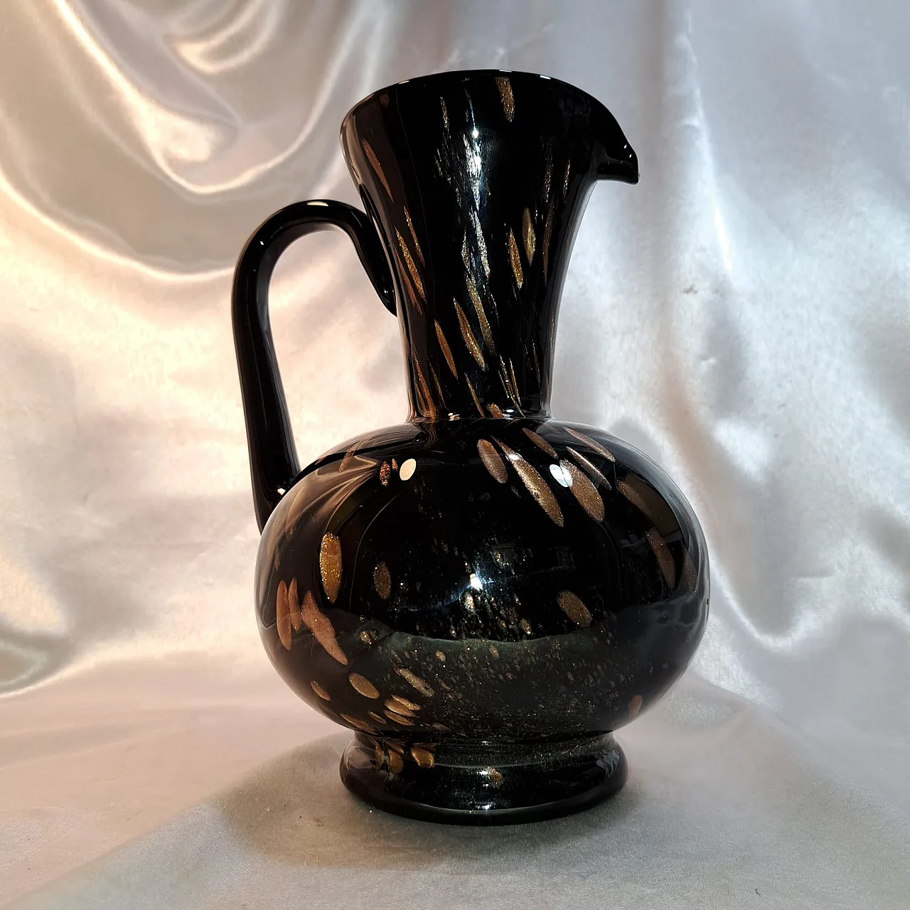 Black glass and aventurine vase attributable to Nason. 50s 1