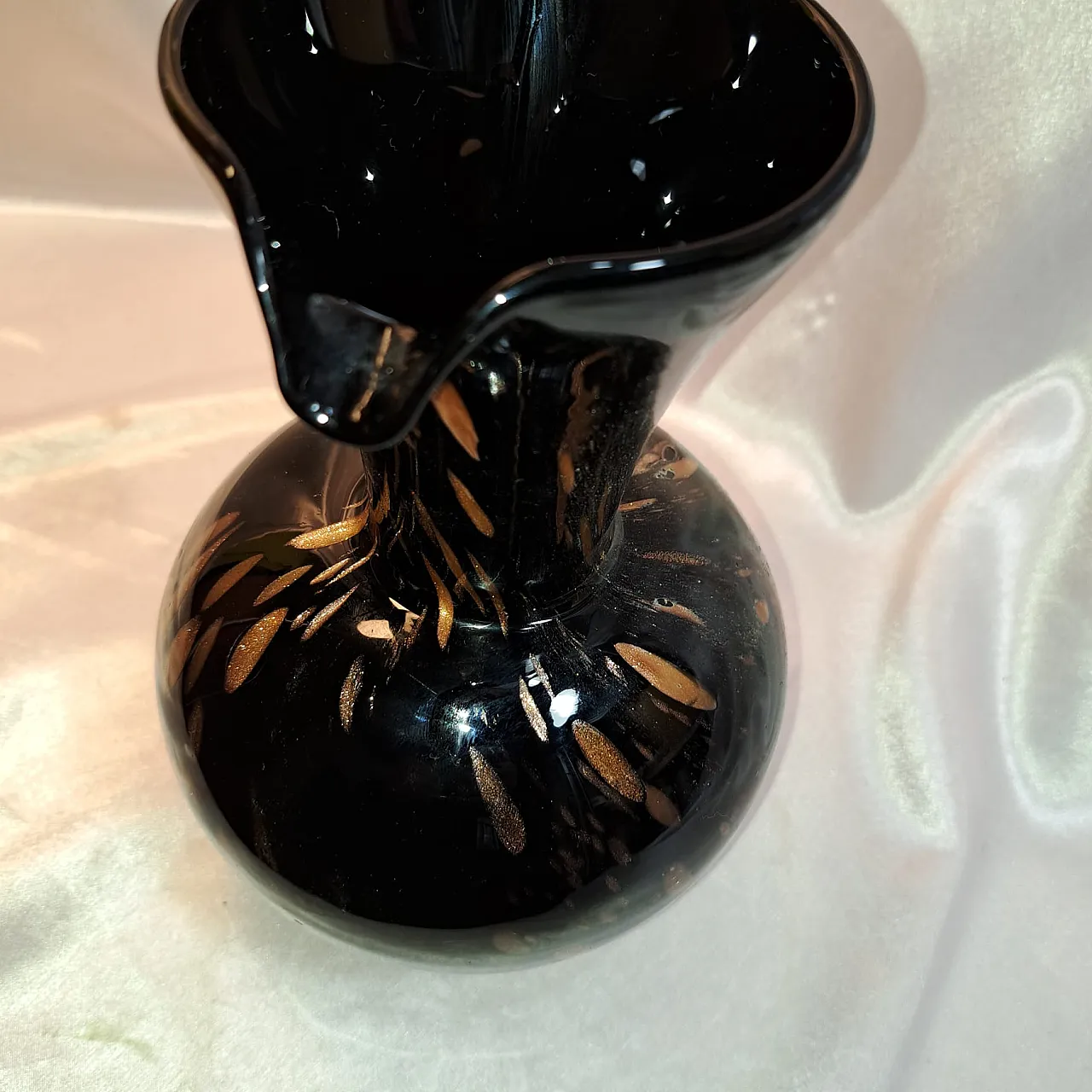 Black glass and aventurine vase attributable to Nason. 50s 8