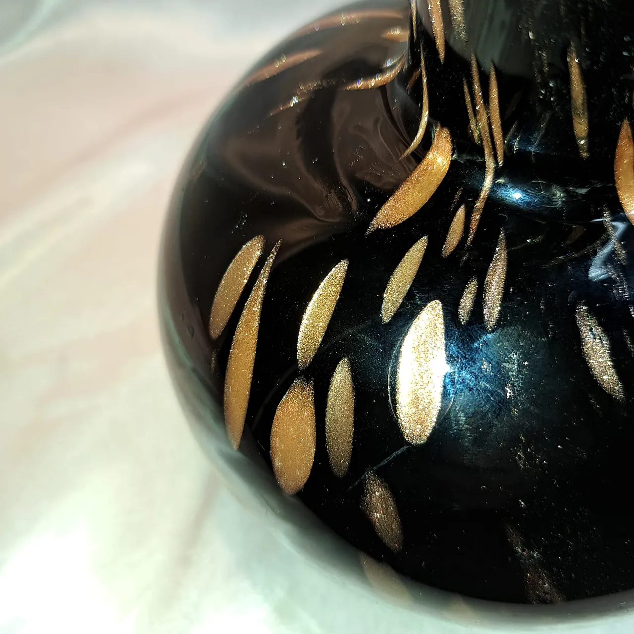 Black glass and aventurine vase attributable to Nason. 50s 12
