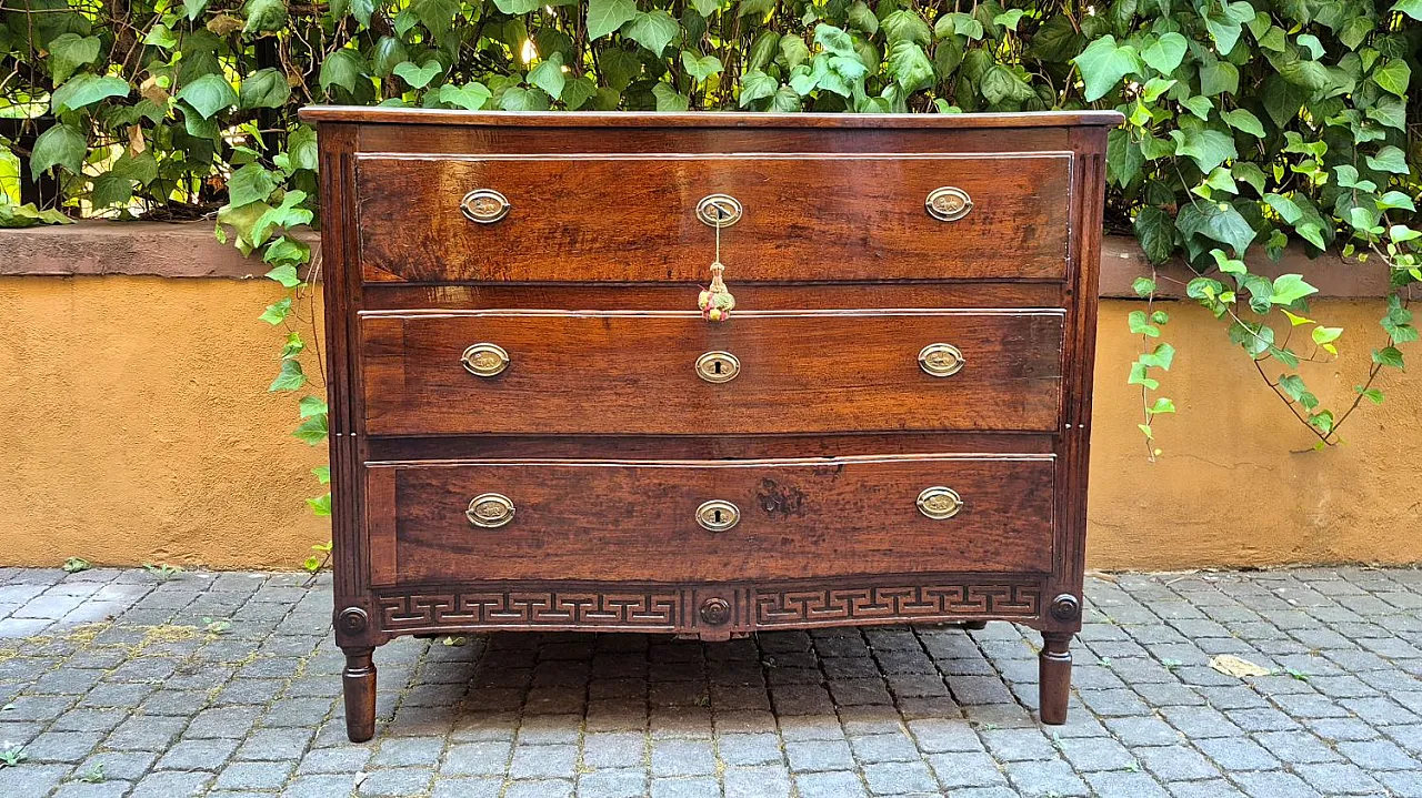 Cassettone parmense in legno di noce, '700 1