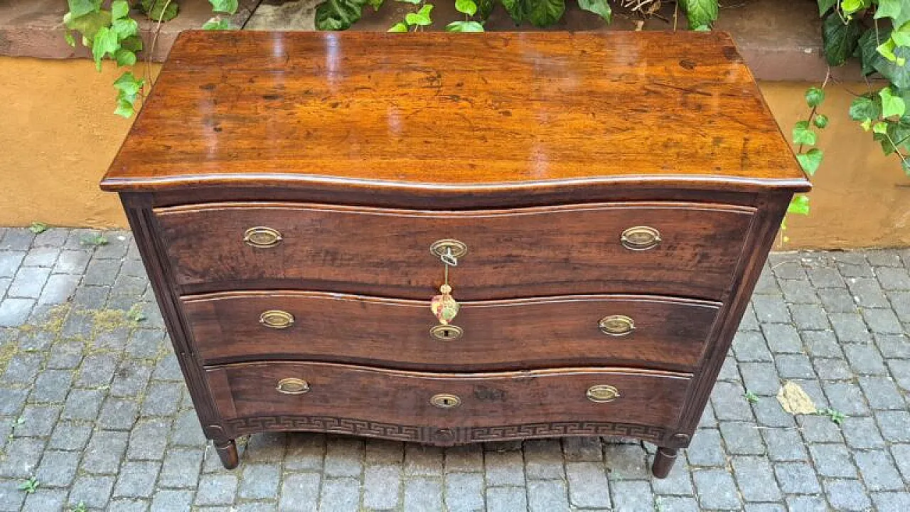 Cassettone parmense in legno di noce, '700 2