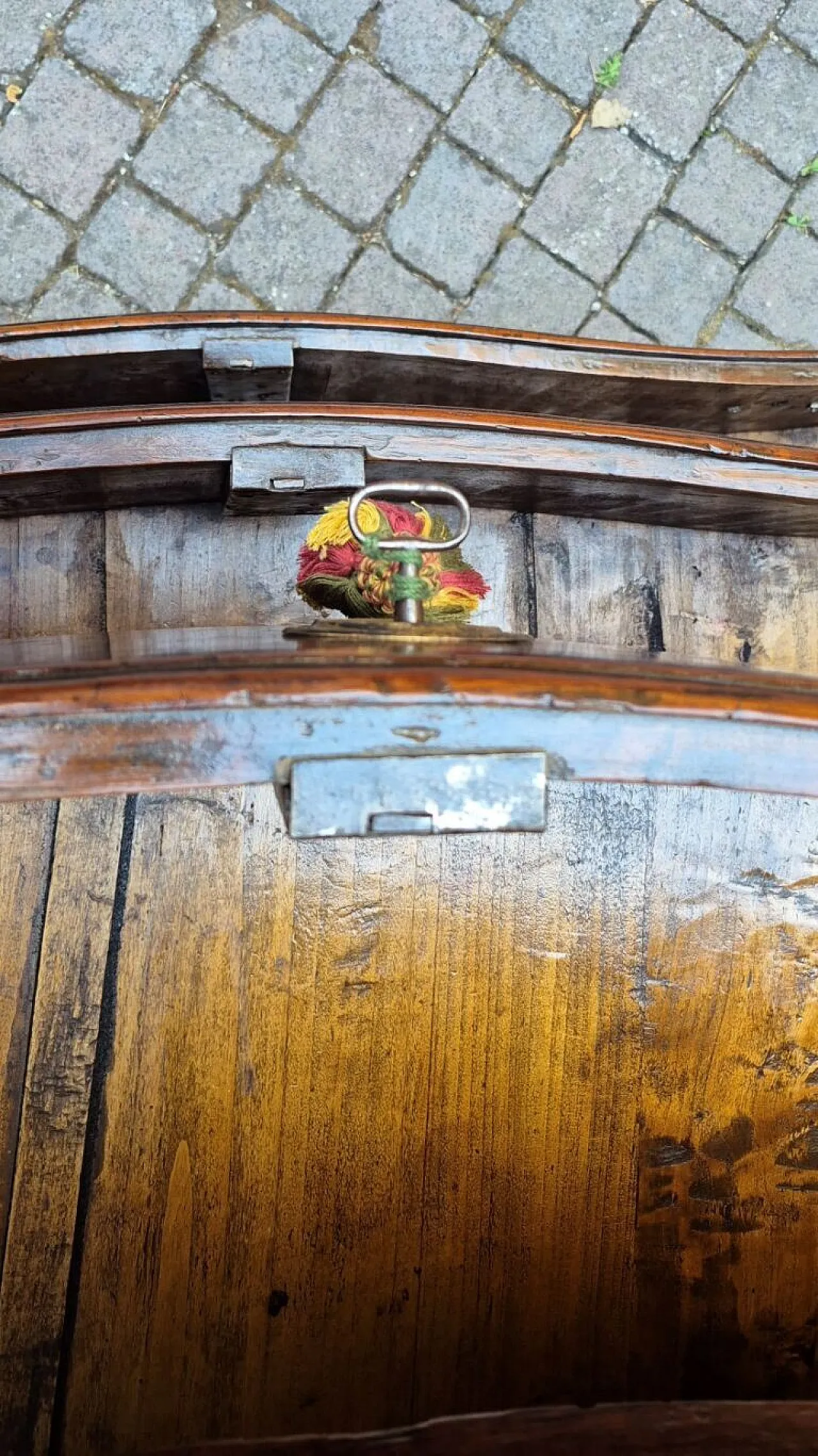 Cassettone parmense in legno di noce, '700 5