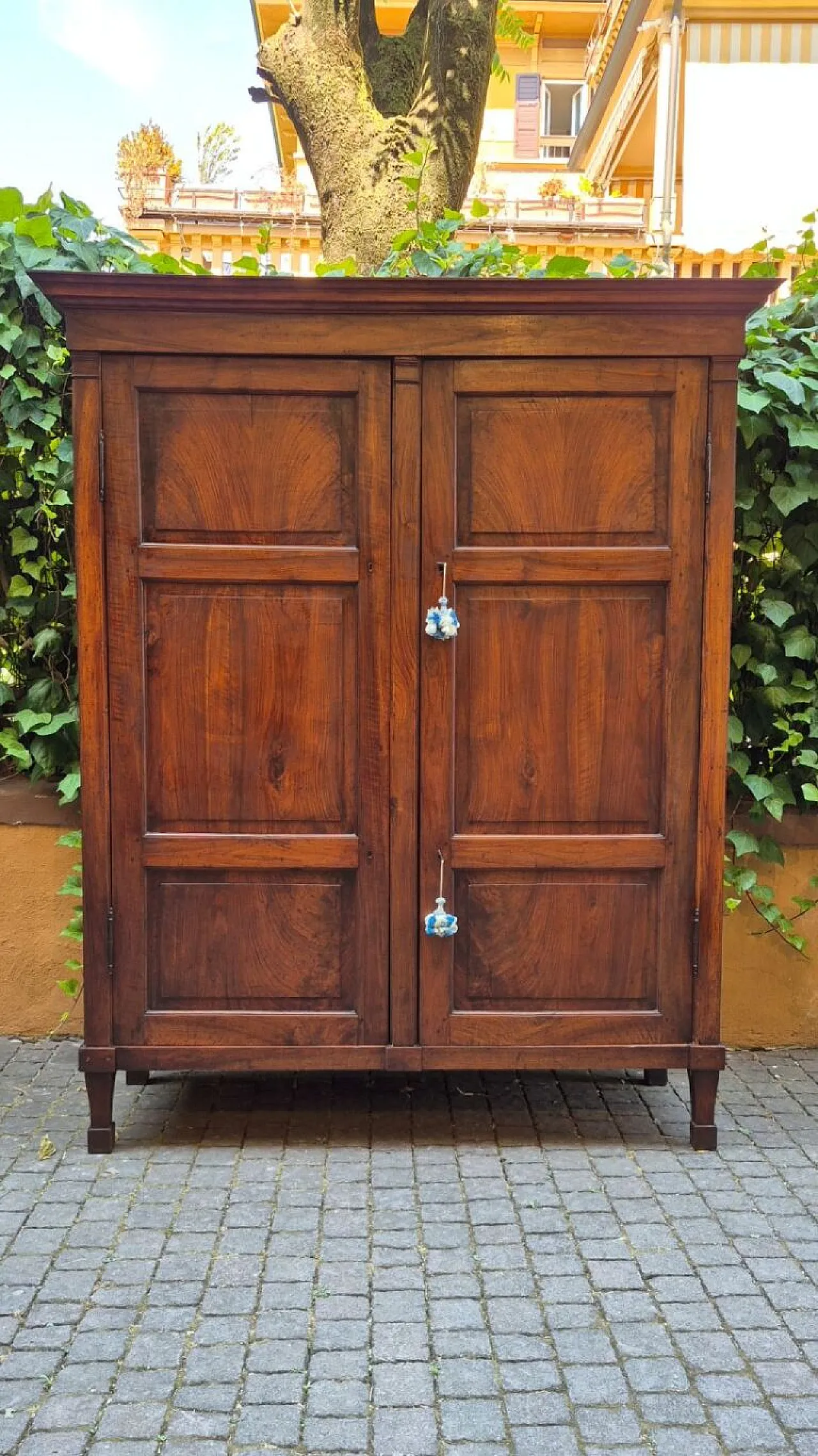 Armadio credenza Luigi XVI pannellato, ‘700 1