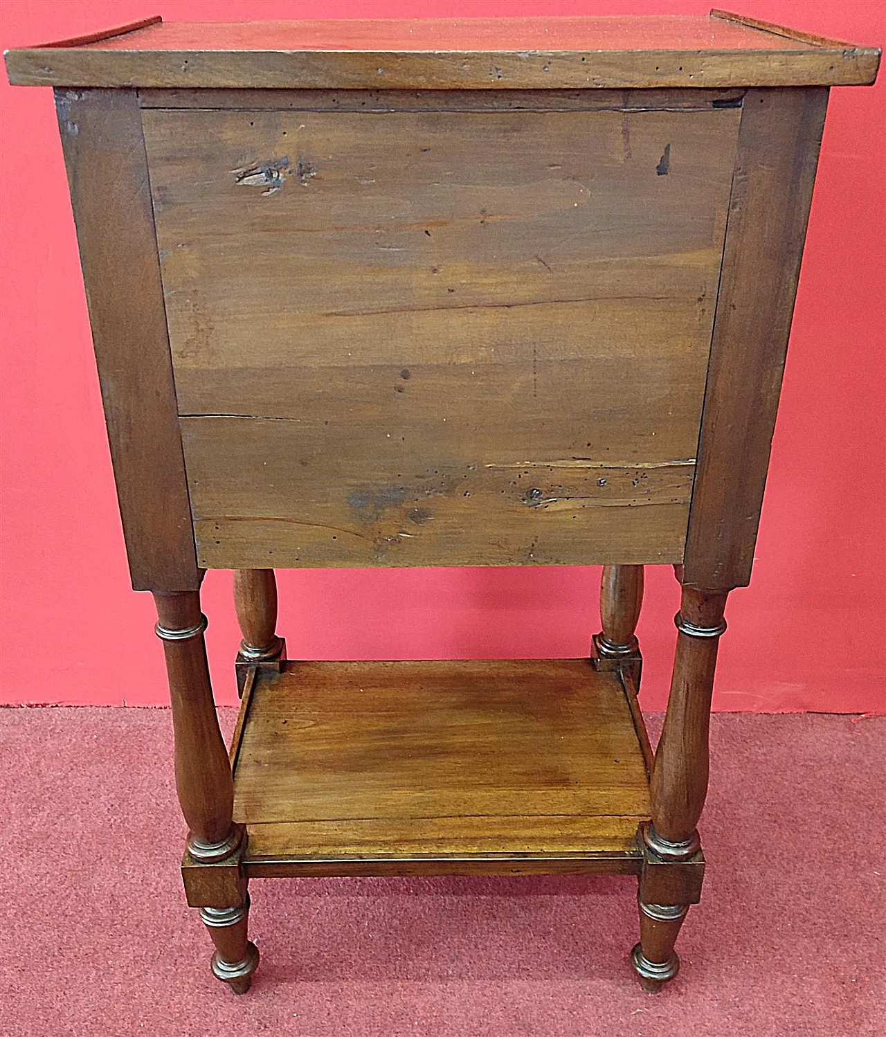 Comodino a tre cassetti Luigi XVI in legno di noce, '700 6