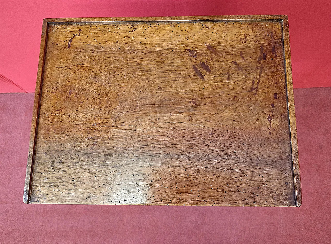 Comodino a tre cassetti Luigi XVI in legno di noce, '700 8