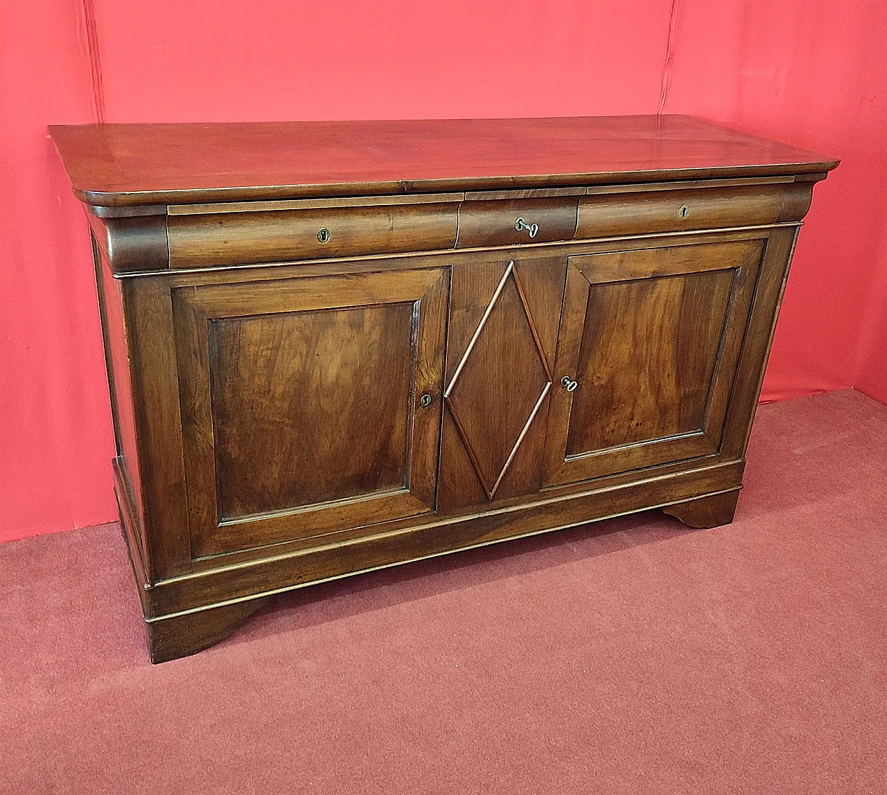 Credenza in legno di noce con due porte e rombo, '800 1