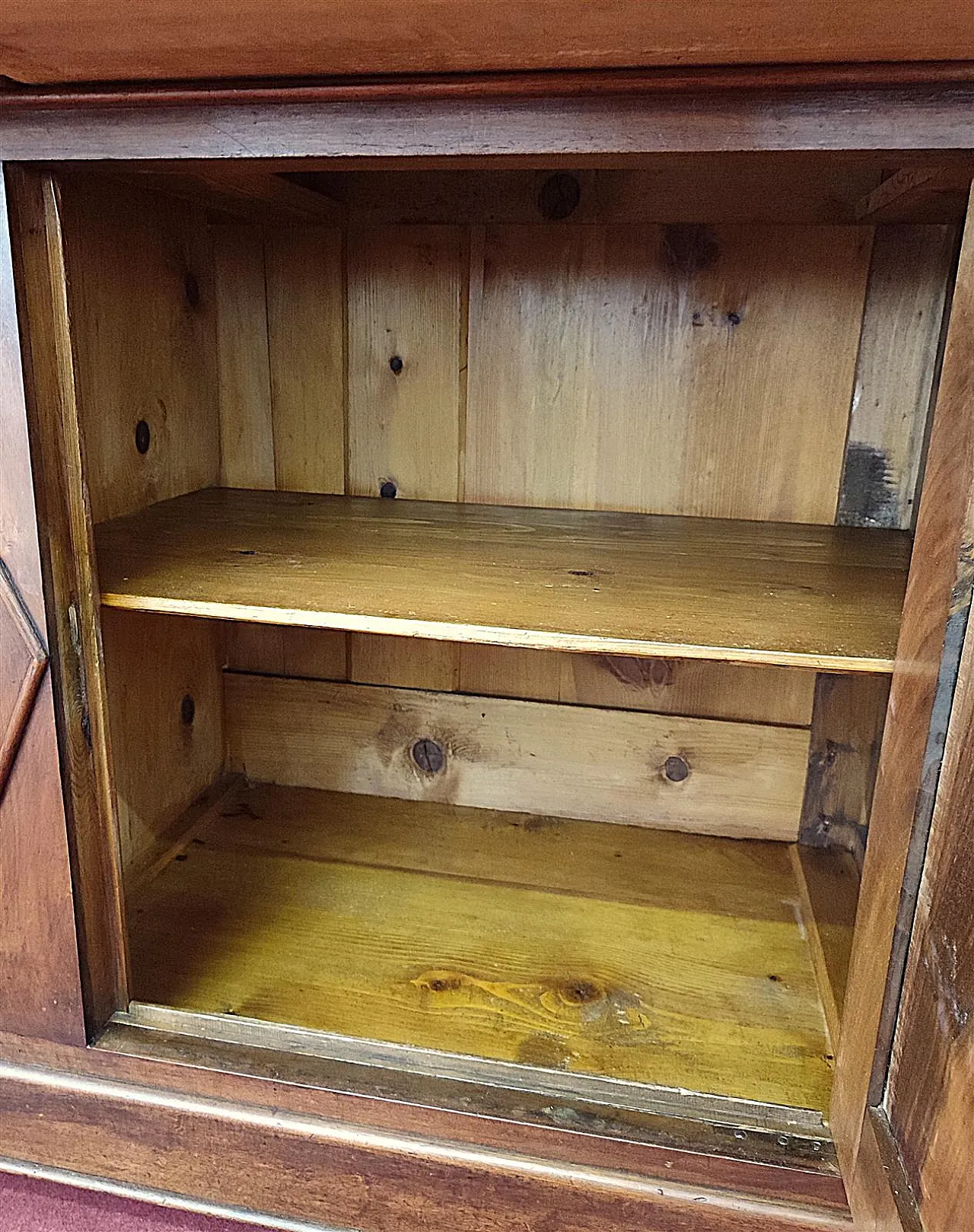 Credenza in legno di noce con due porte e rombo, '800 6