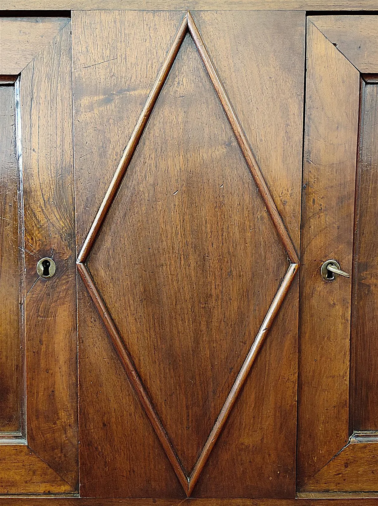 Credenza in legno di noce con due porte e rombo, '800 8