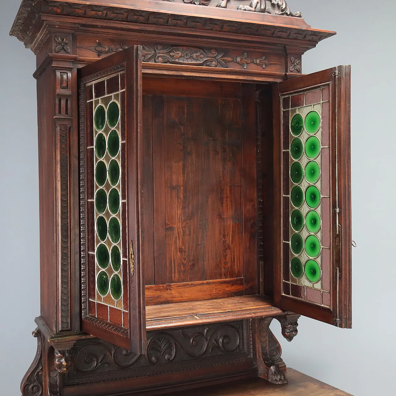 Double body sideboard in Neo-Renaissance style in walnut, 19th century 4