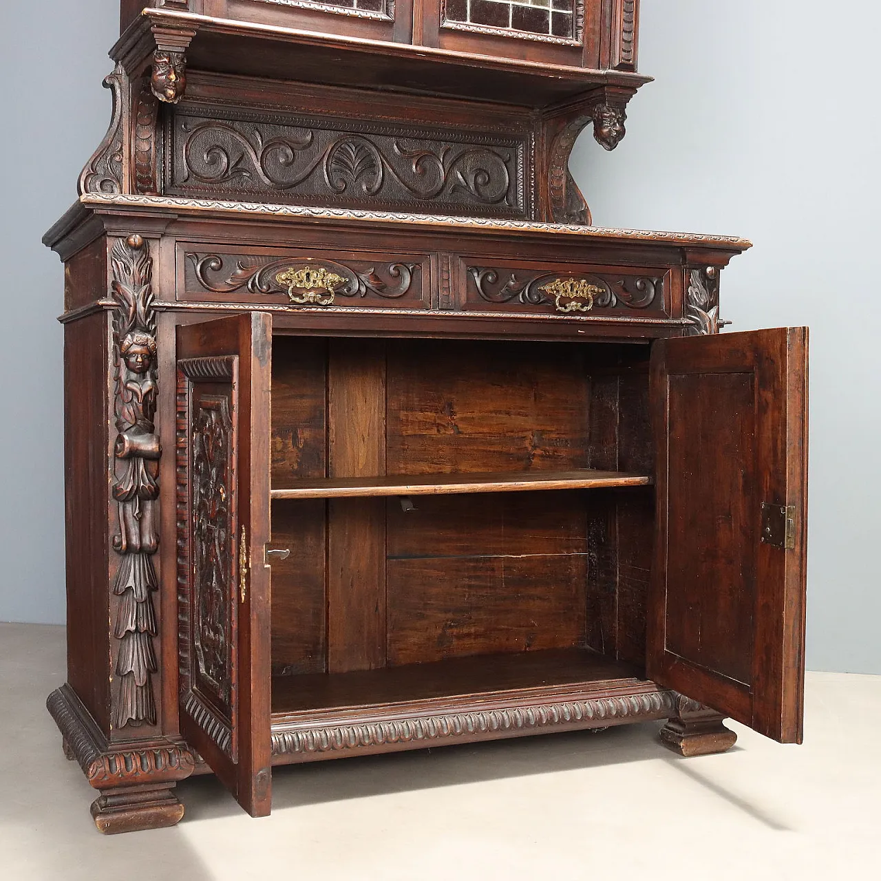 Double body sideboard in Neo-Renaissance style in walnut, 19th century 6
