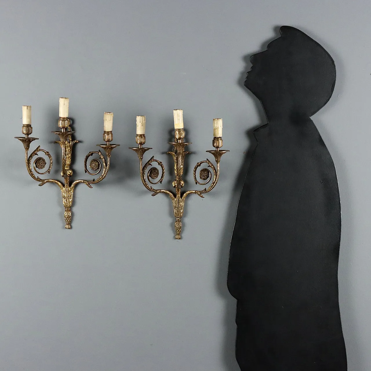 Pair of Neoclassical style sconces in gilded bronze, 20th century 2
