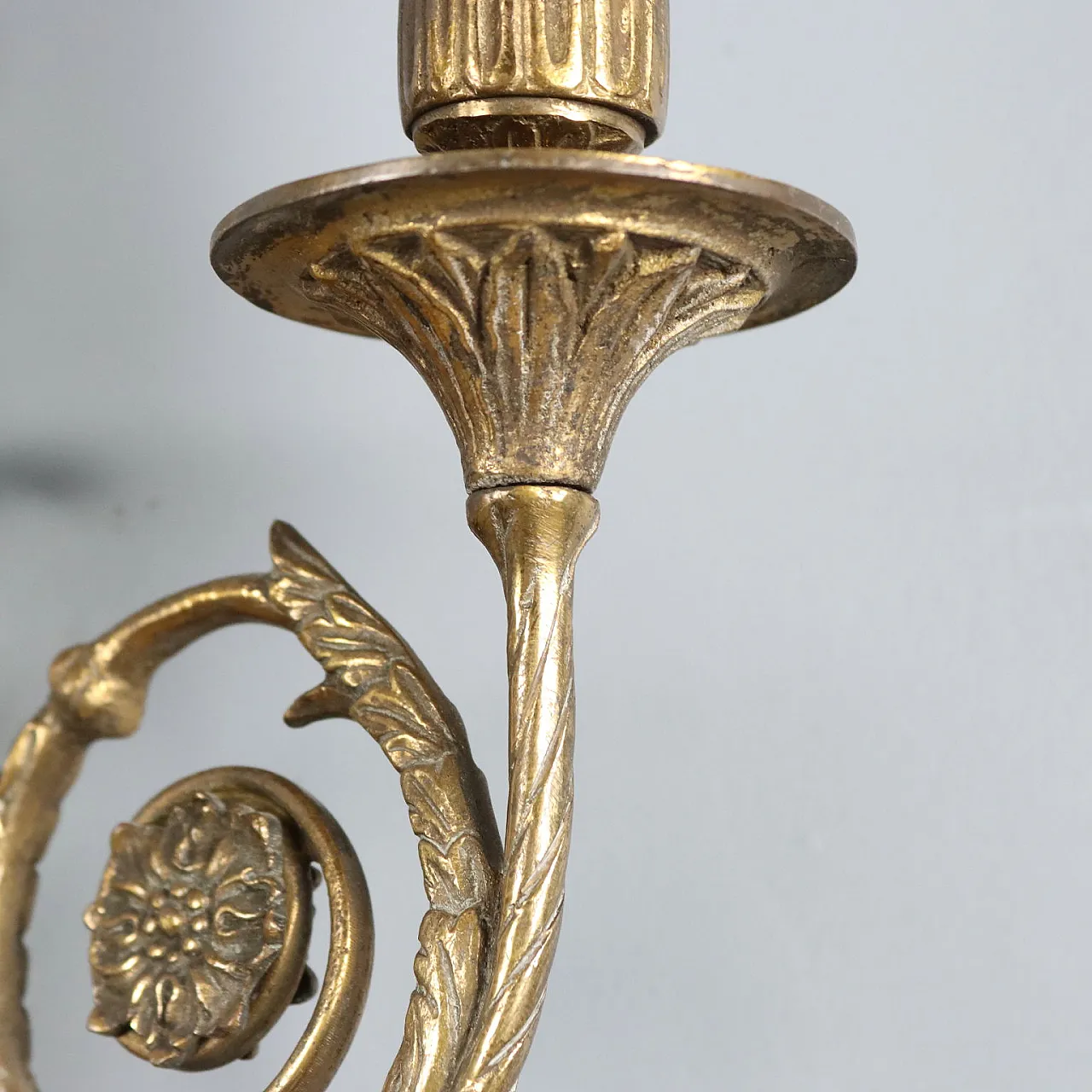 Pair of Neoclassical style sconces in gilded bronze, 20th century 5