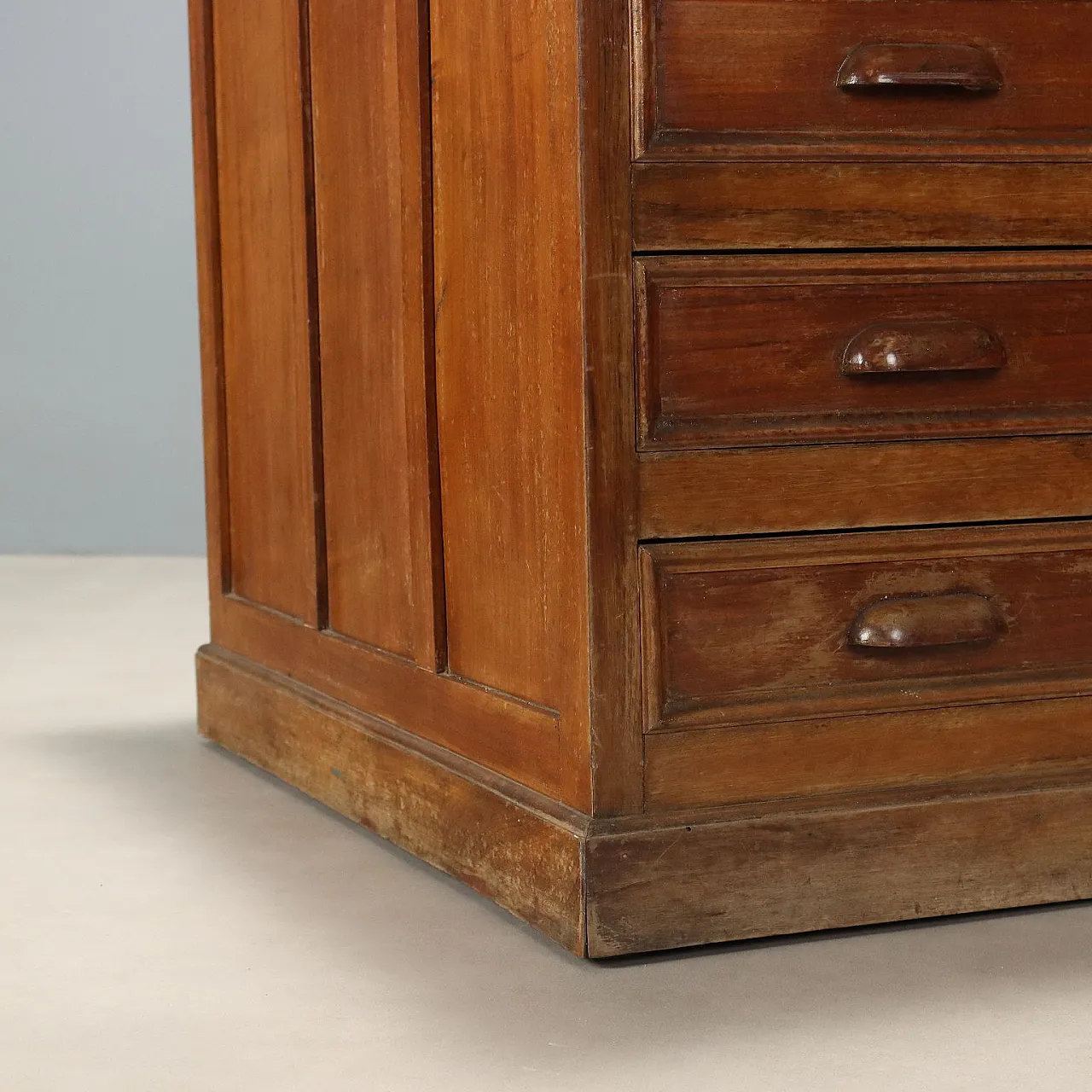 Walnut desk with green insert, early 20th century 7