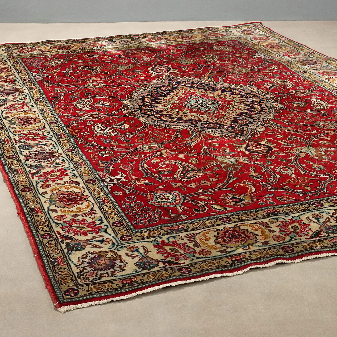 Tabriz rug in cotton and wool, 20th century 1