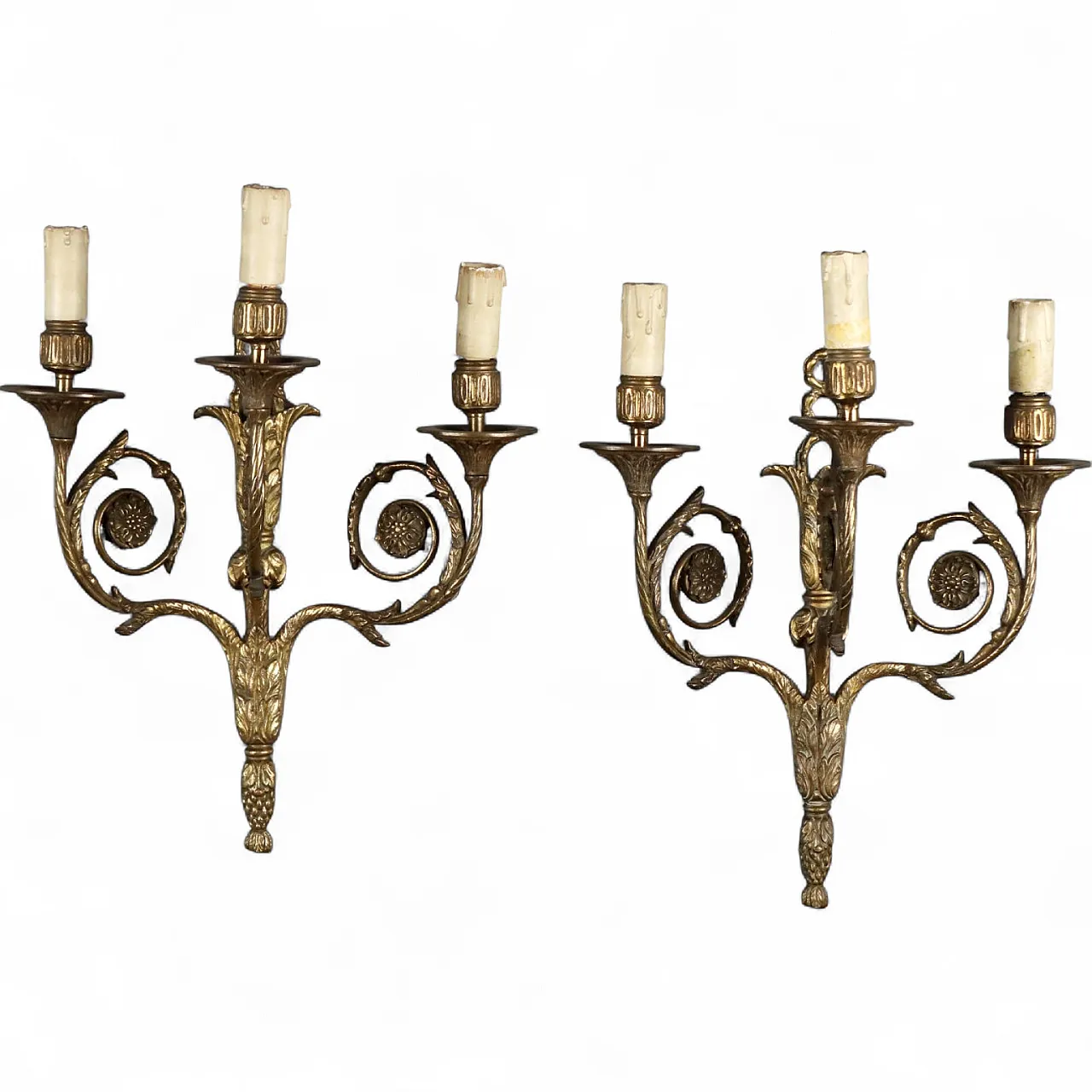 Pair of Neoclassical style sconces in gilded bronze, 20th century 8