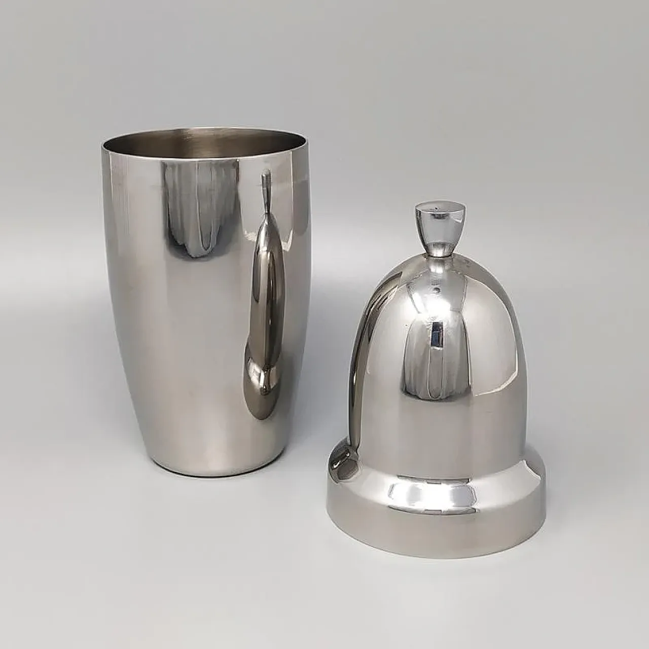 Shaker da cocktail modernista WMF Cromargan di Jo Laubner, anni '70 3