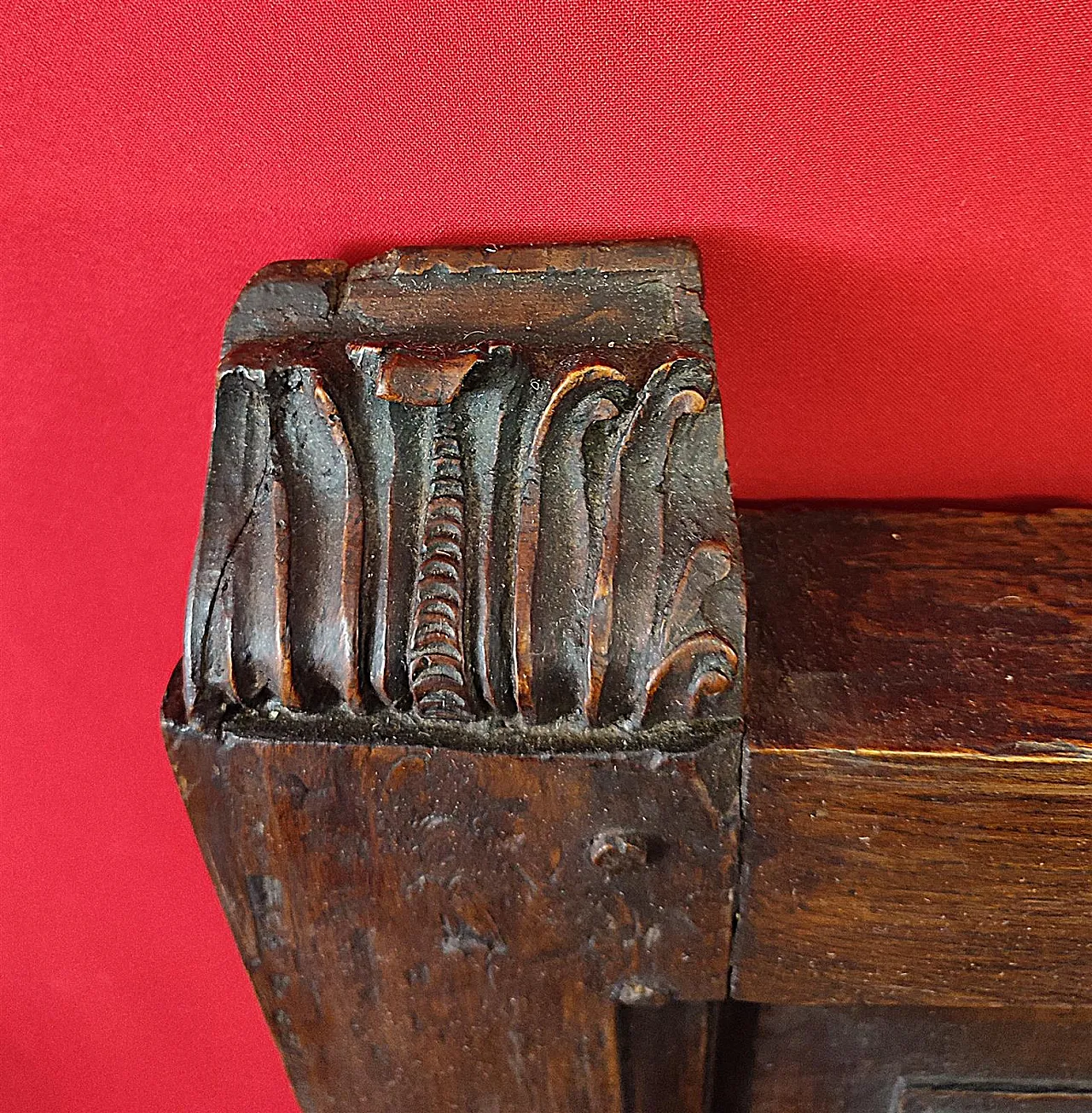 Spanish oak bench, 16th century 5