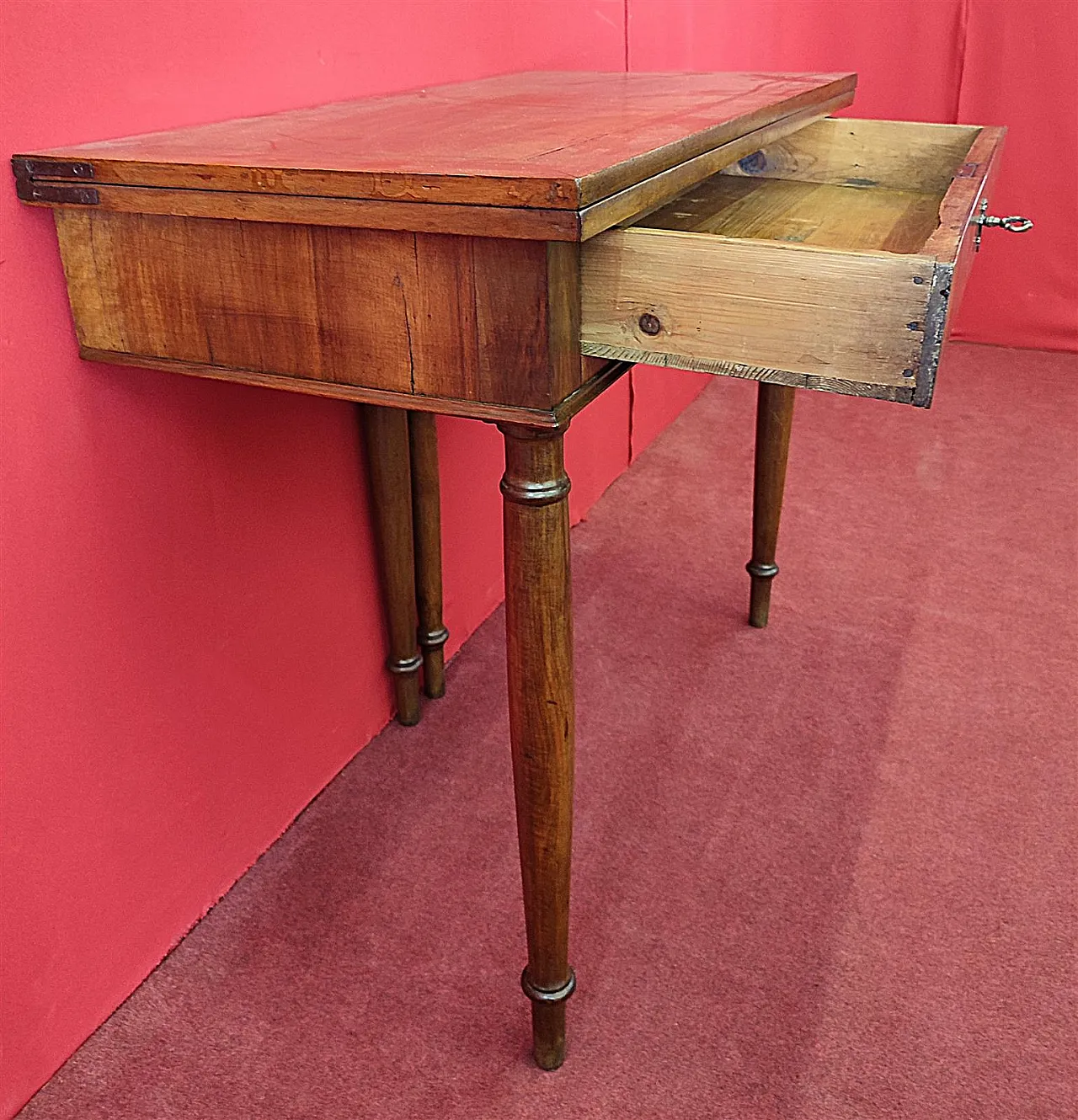 Empire walnut game table, 19th century 4