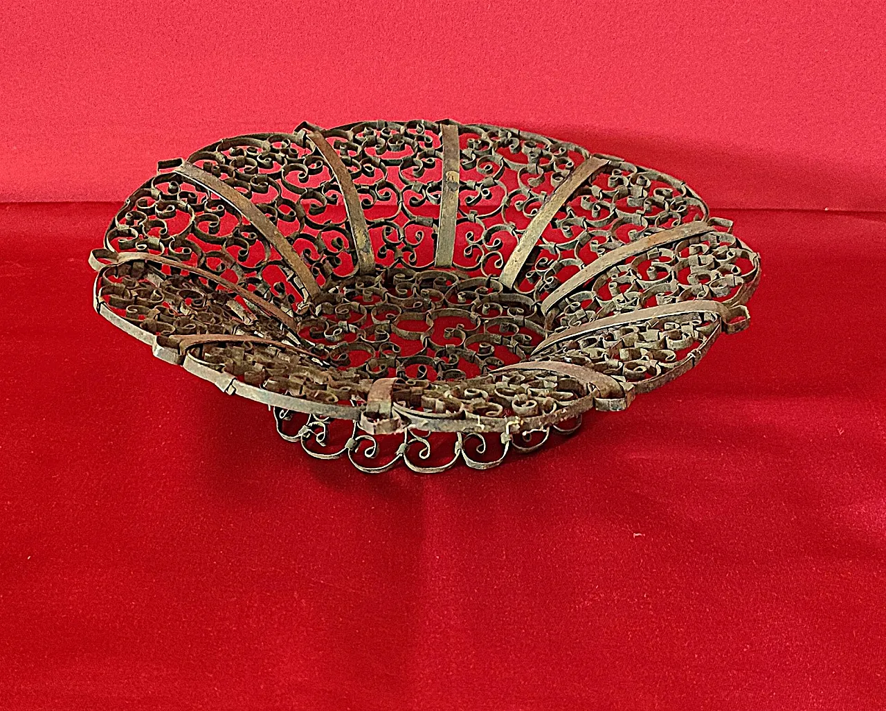 Machined metal centerpiece, 19th century 8