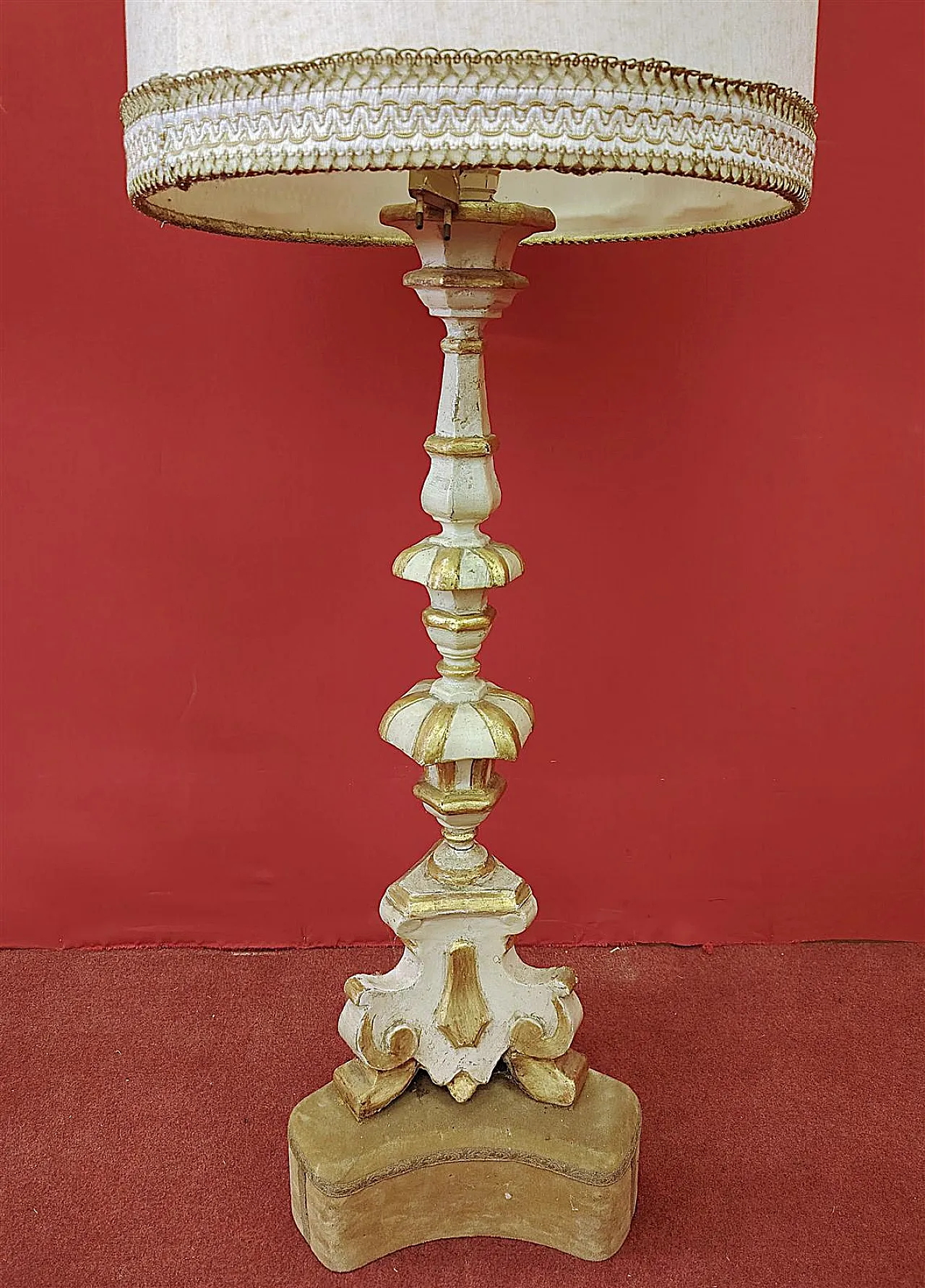 Pair of lacquered wooden candelabra, 18th century 2
