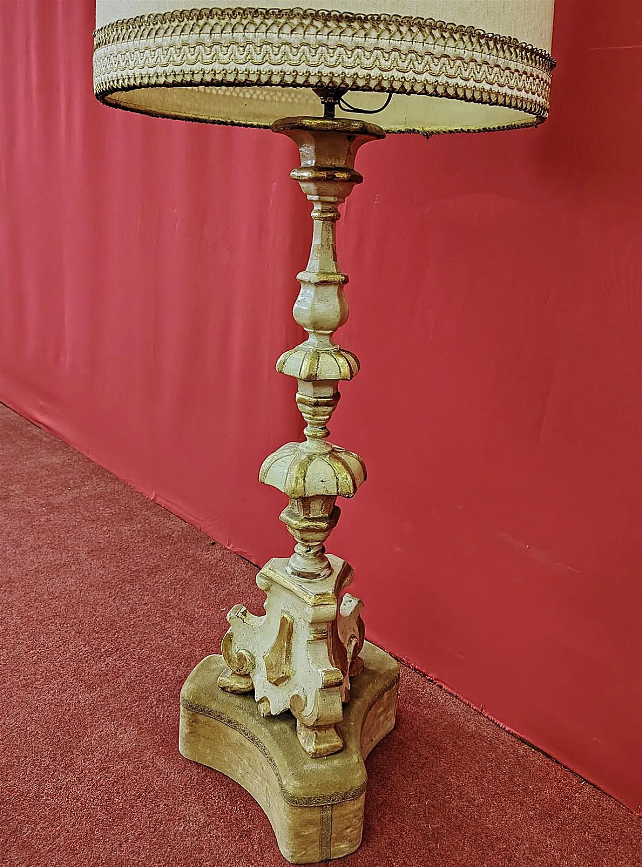Pair of lacquered wooden candelabra, 18th century 3