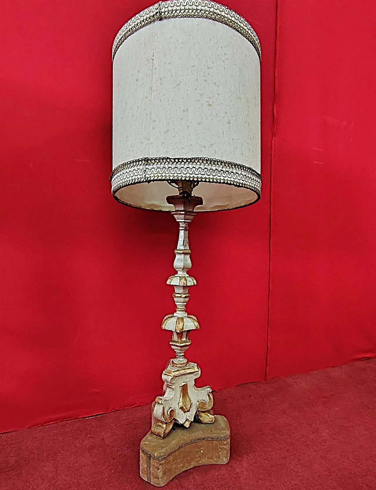 Pair of lacquered wooden candelabra, 18th century 8