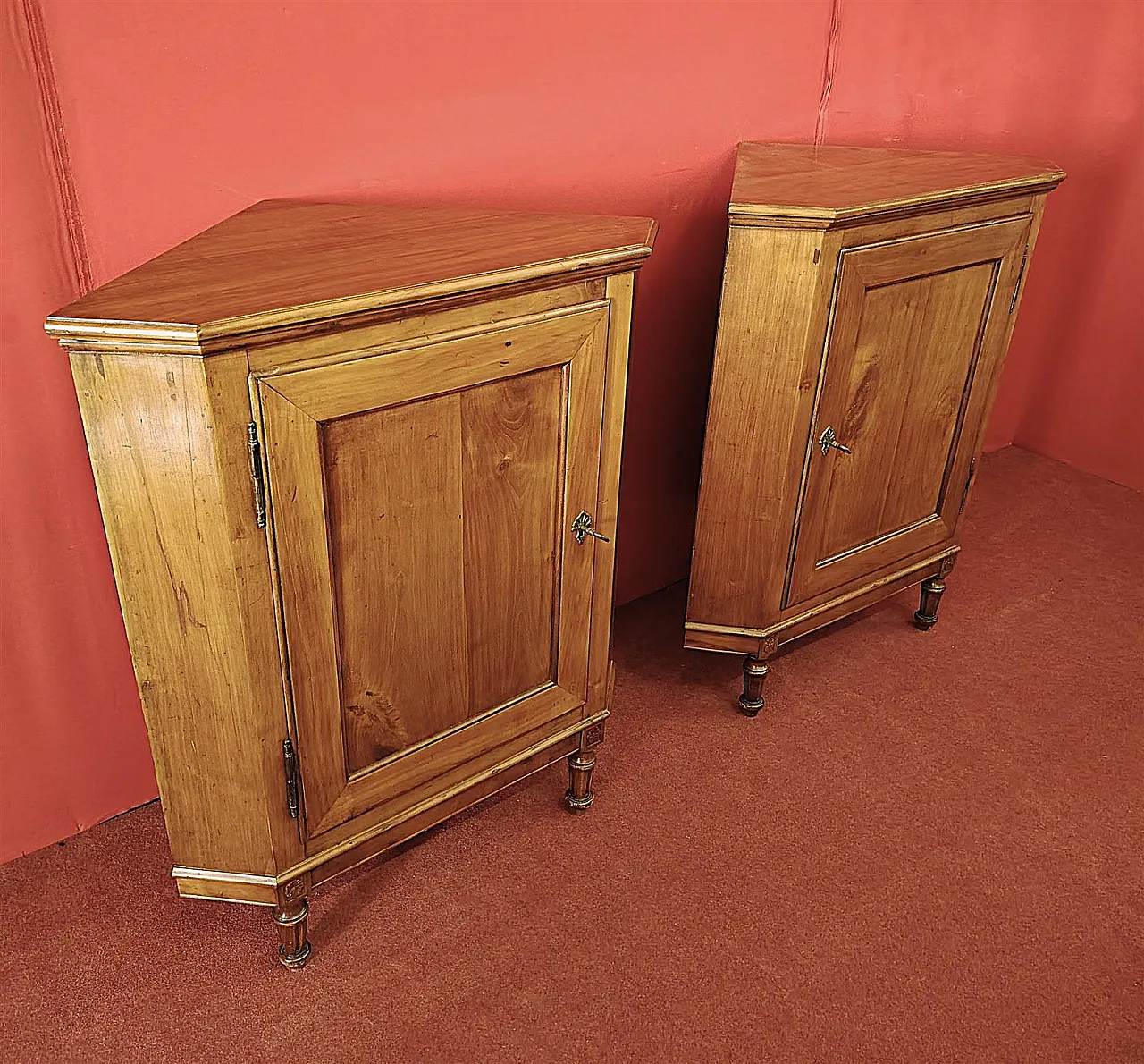 Corner pair in cherry wood, 19th century 1