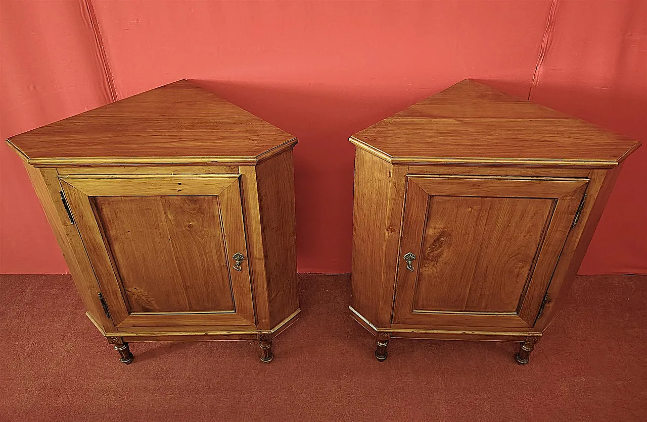 Corner pair in cherry wood, 19th century 2