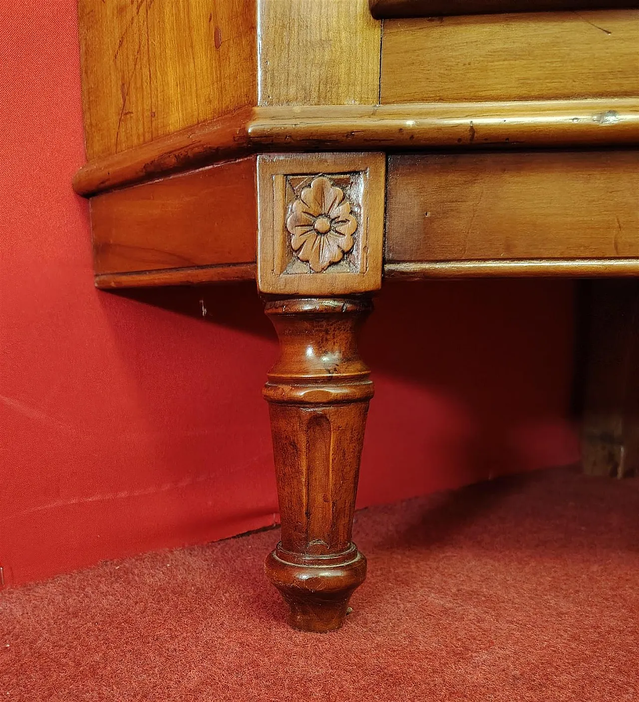 Corner pair in cherry wood, 19th century 4
