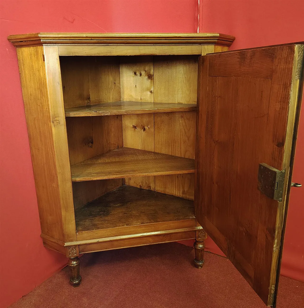 Corner pair in cherry wood, 19th century 5