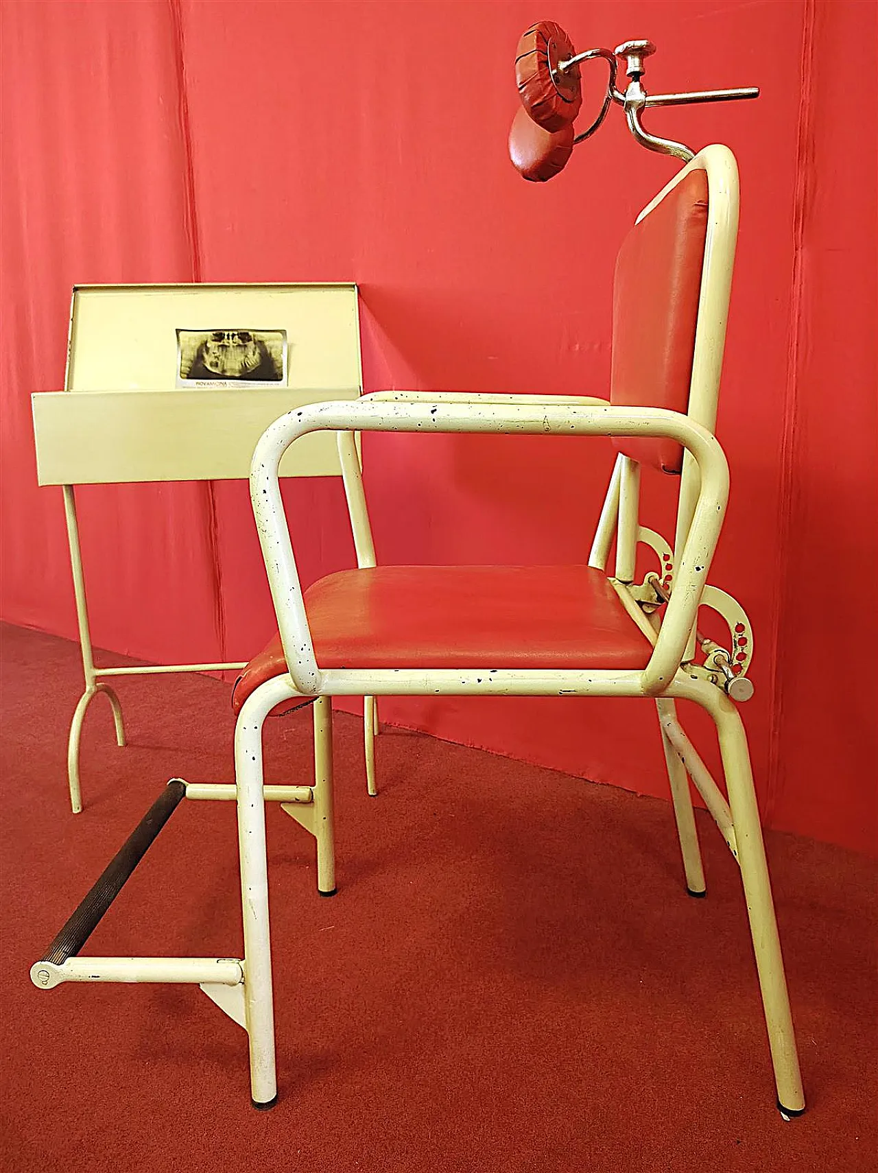 Metal dentist chair, 20th century 2