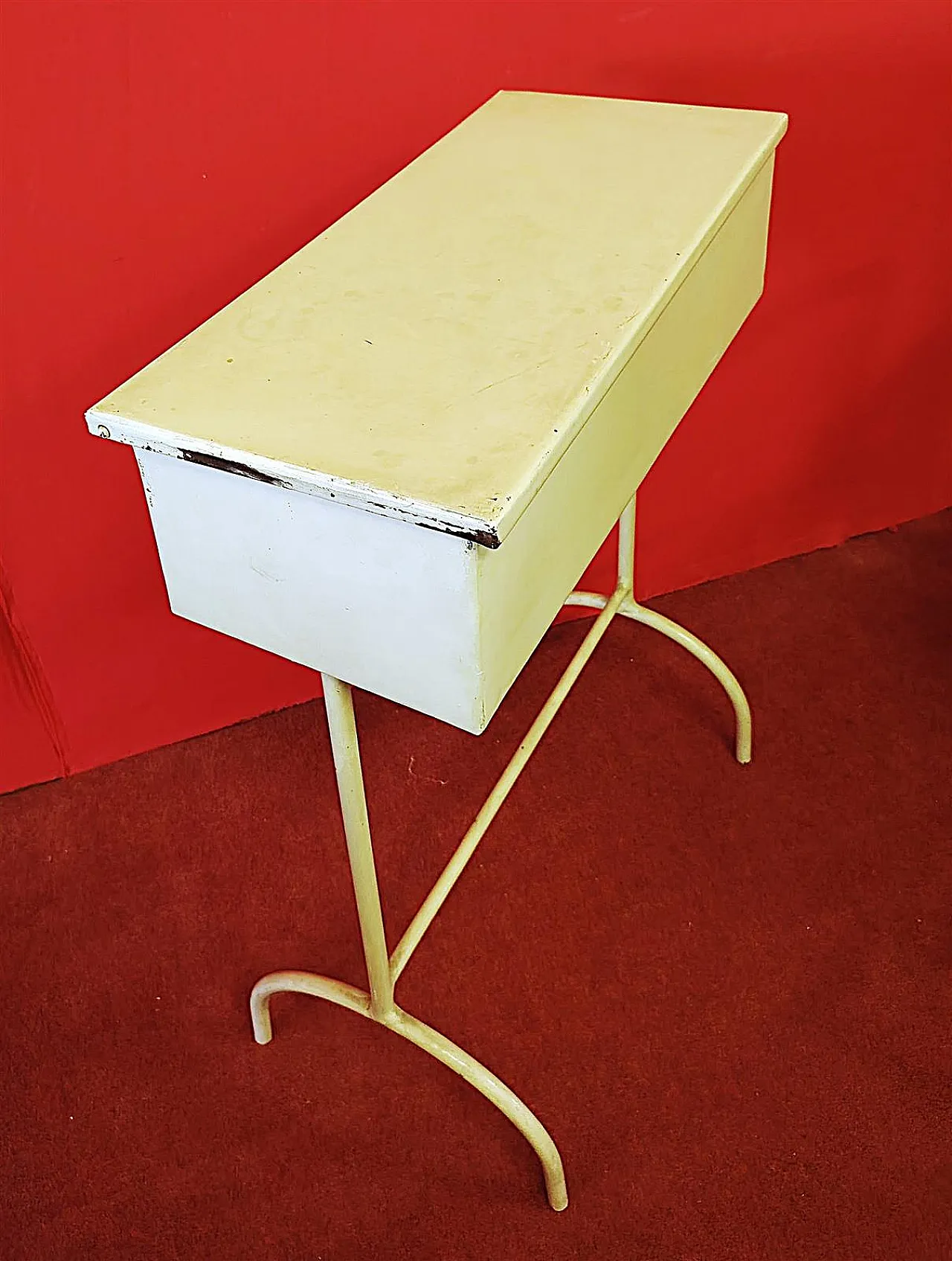 Metal dentist chair, 20th century 3