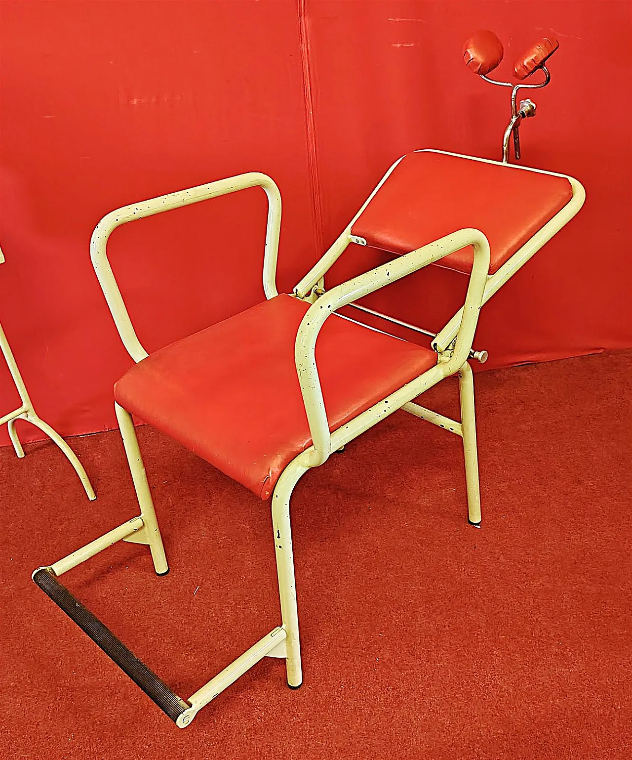 Metal dentist chair, 20th century 7