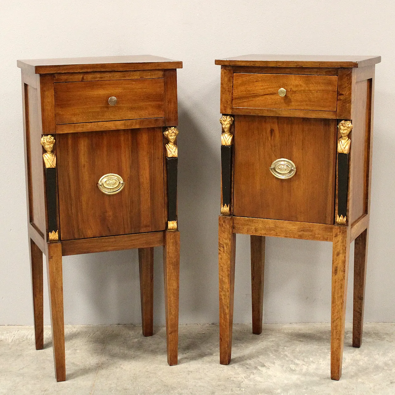 Pair of Direttorio bedside tables in walnut, 18th century 1