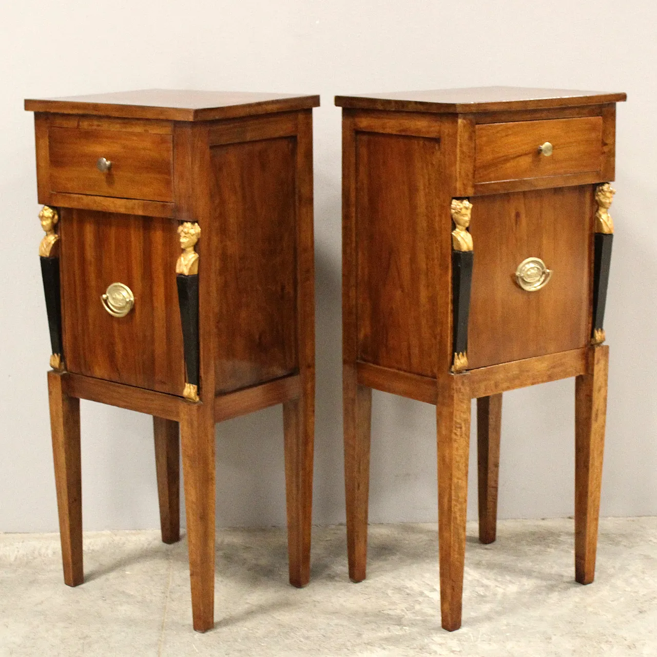 Pair of Direttorio bedside tables in walnut, 18th century 2