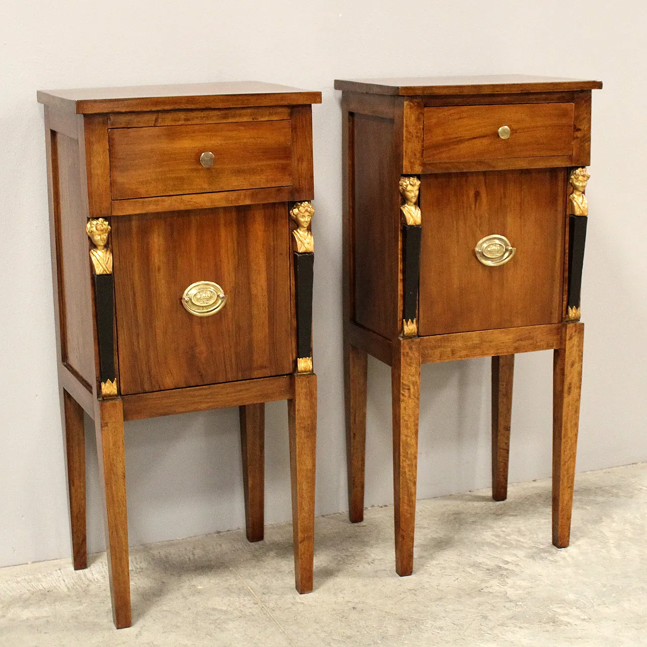 Pair of Direttorio bedside tables in walnut, 18th century 3