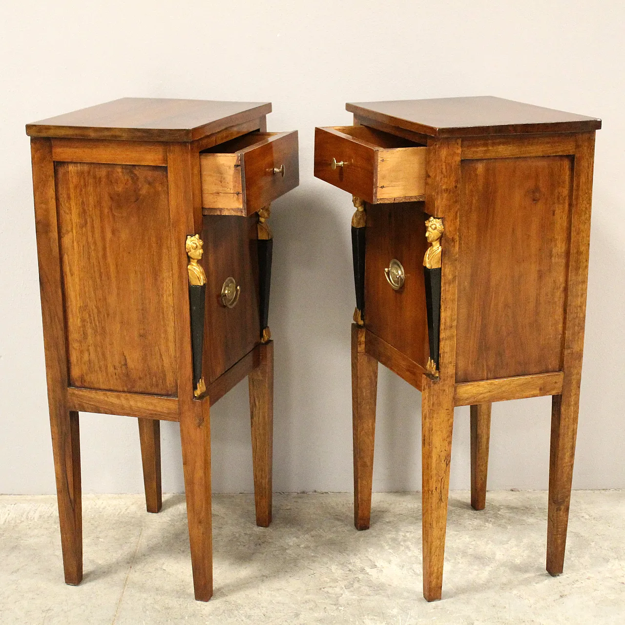 Pair of Direttorio bedside tables in walnut, 18th century 7
