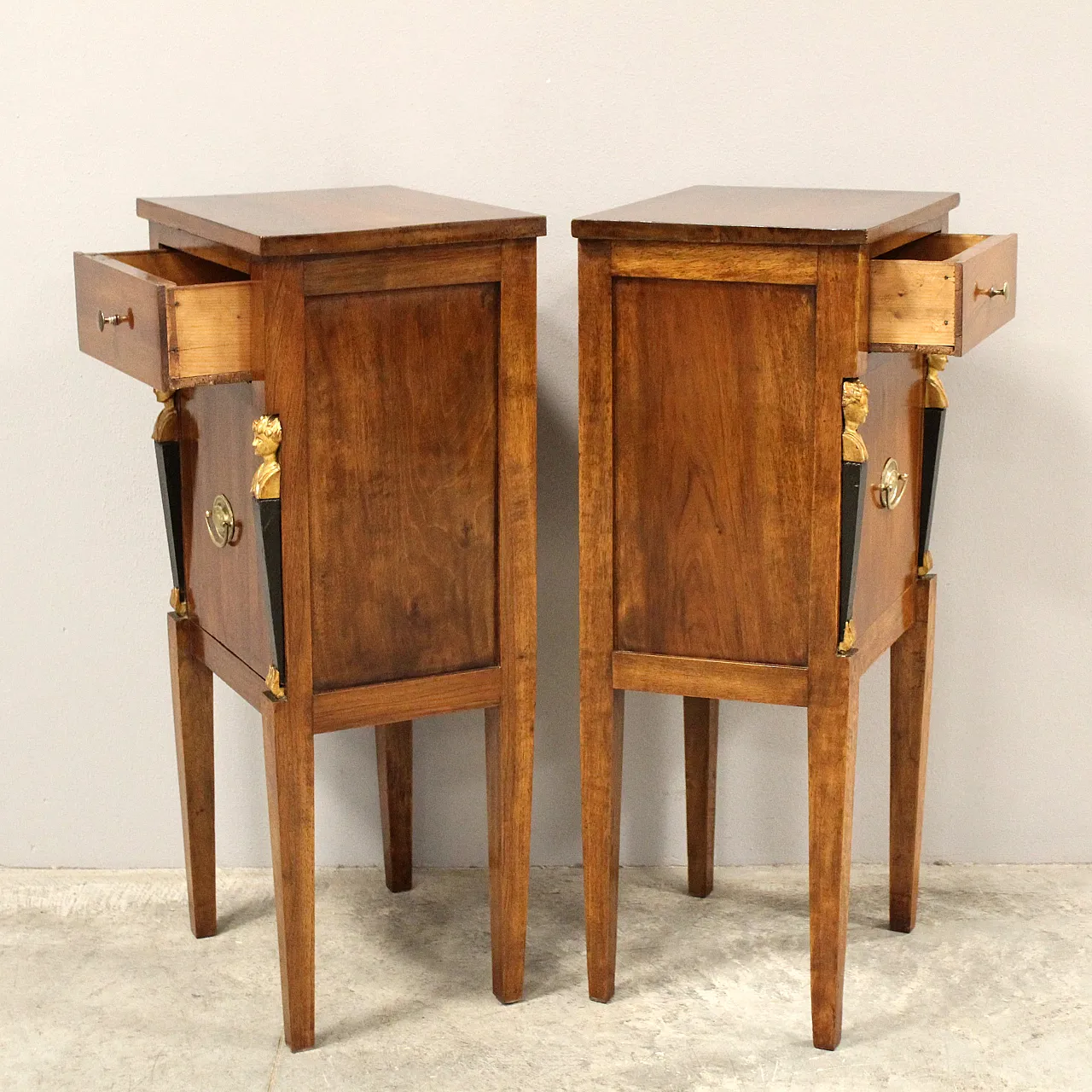 Pair of Direttorio bedside tables in walnut, 18th century 8