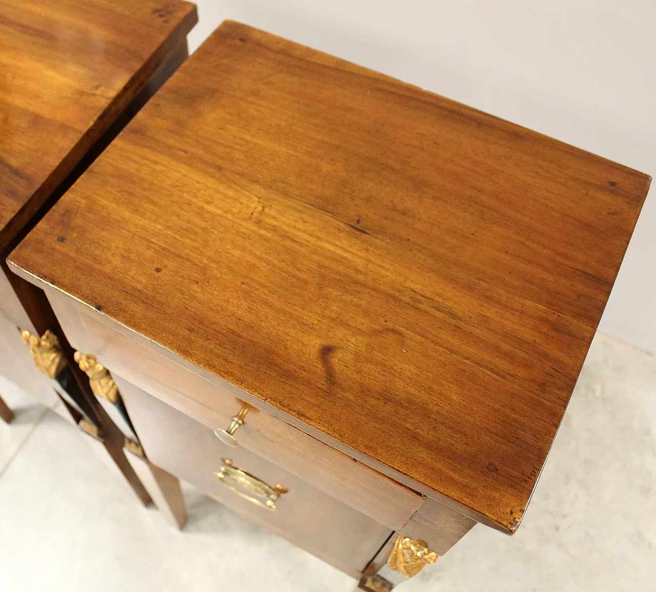 Pair of Direttorio bedside tables in walnut, 18th century 12