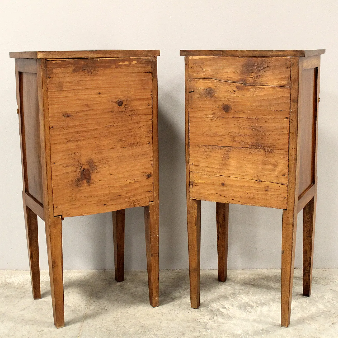 Pair of Direttorio bedside tables in walnut, 18th century 13
