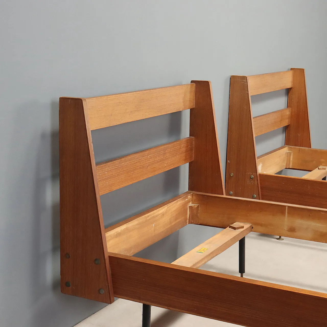 Pair of single beds in teak wood, 1960s 4
