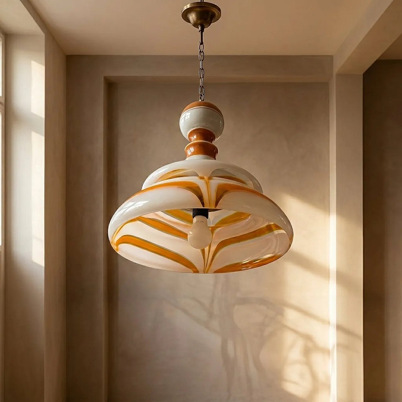 Lampada a sospensione in vetro artistico arancione e bianco, anni '70 2