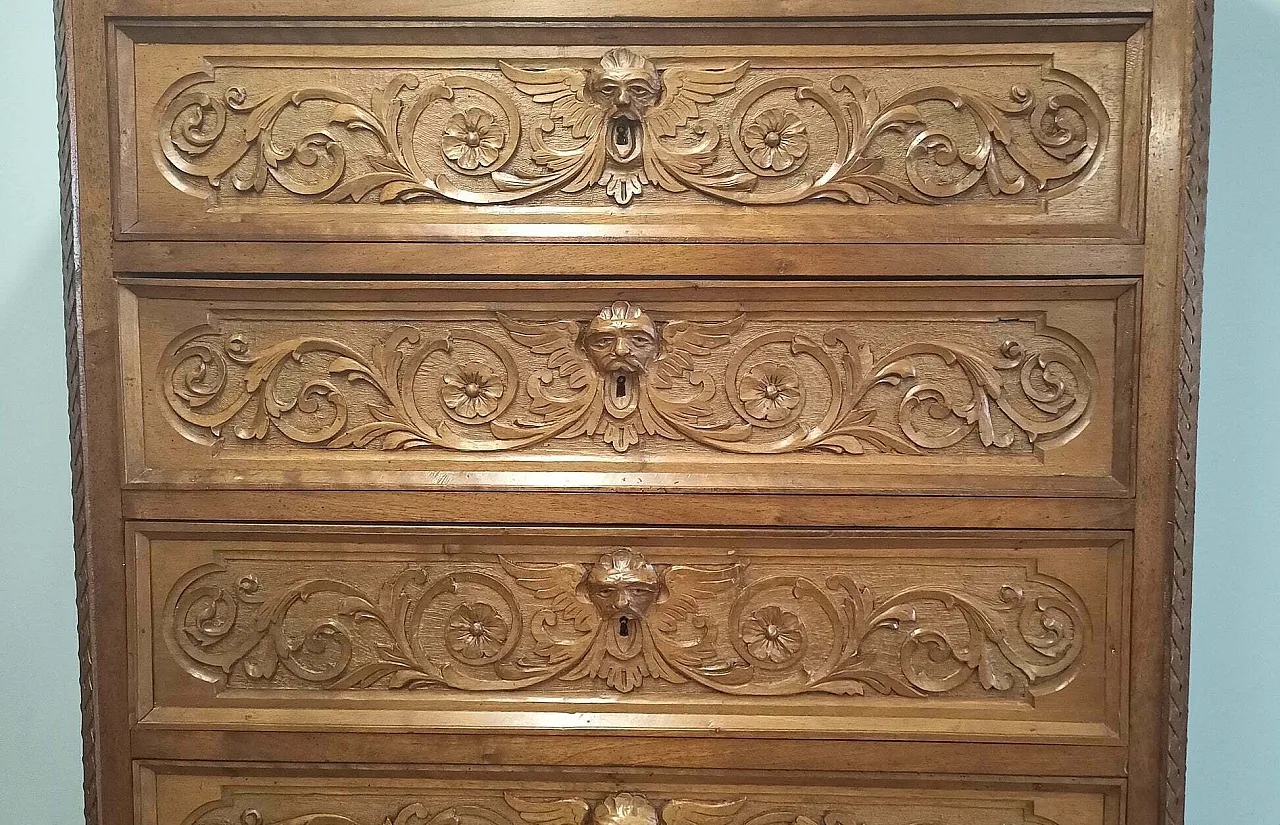 Walnut chest of drawers, 19th century 8