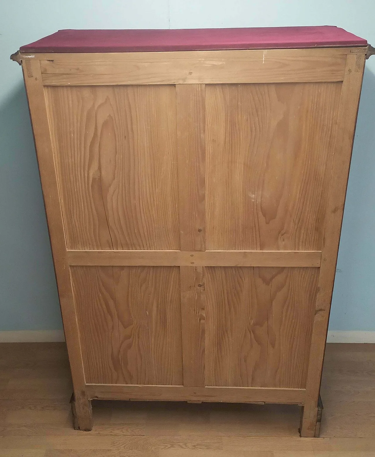 Walnut chest of drawers, 19th century 21