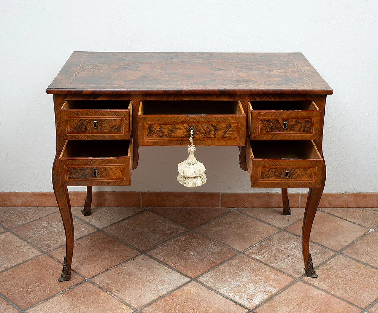 Neapolitan Louis XIV / Louis XVI  desk in wood root, 19th century 7