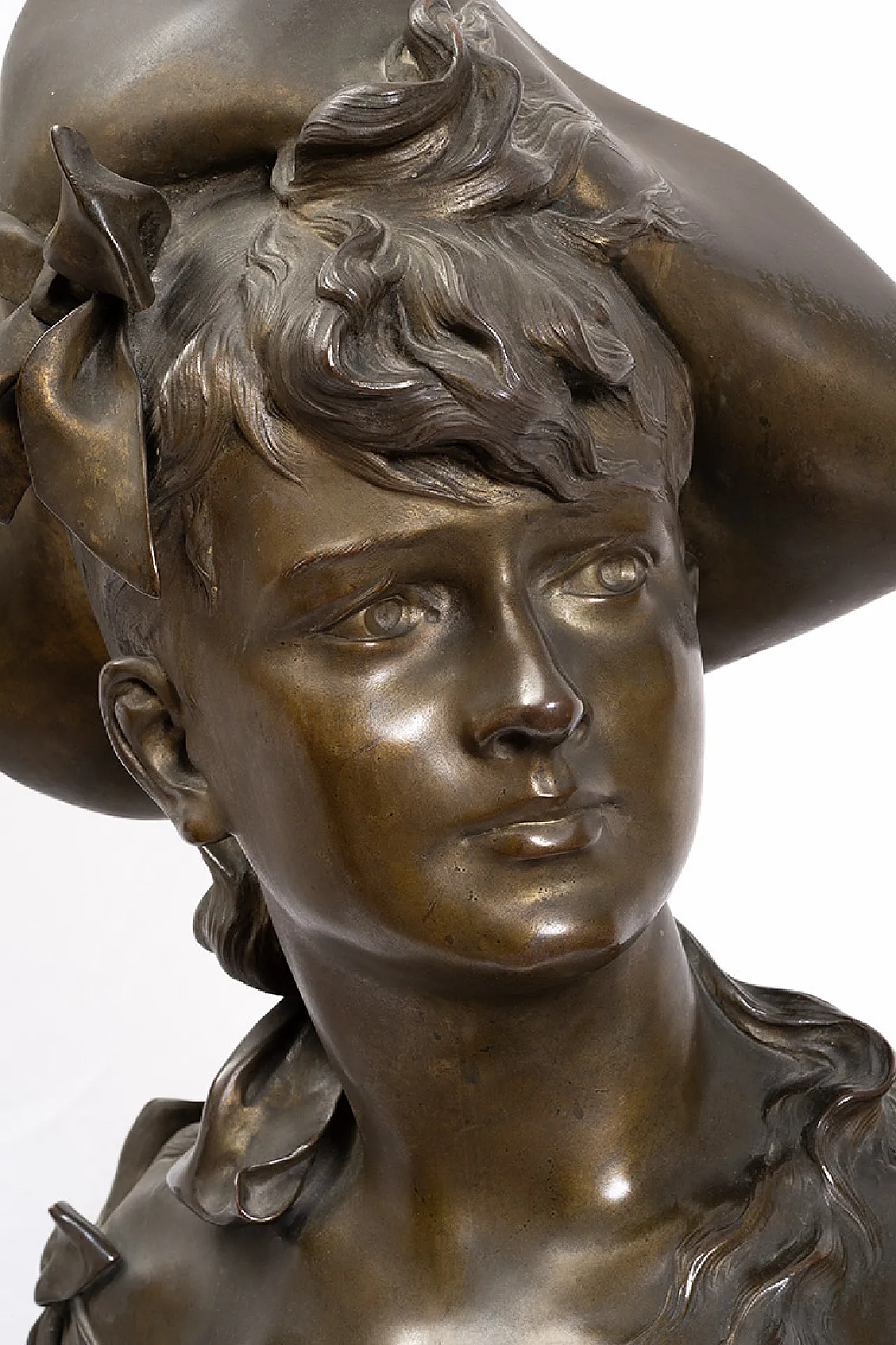 Patinated bronze sculpture depicting beauty allegory, 19th c. 3