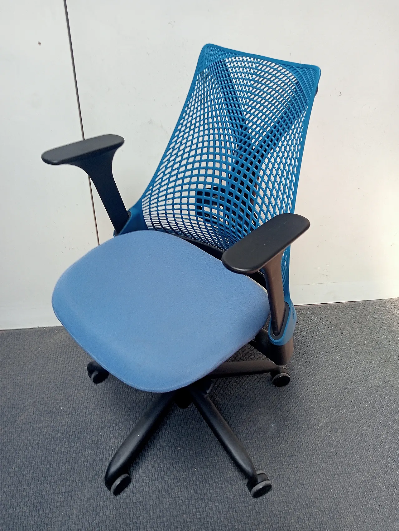 Poltroncina Sayl di Herman Miller, anni 2000s 8