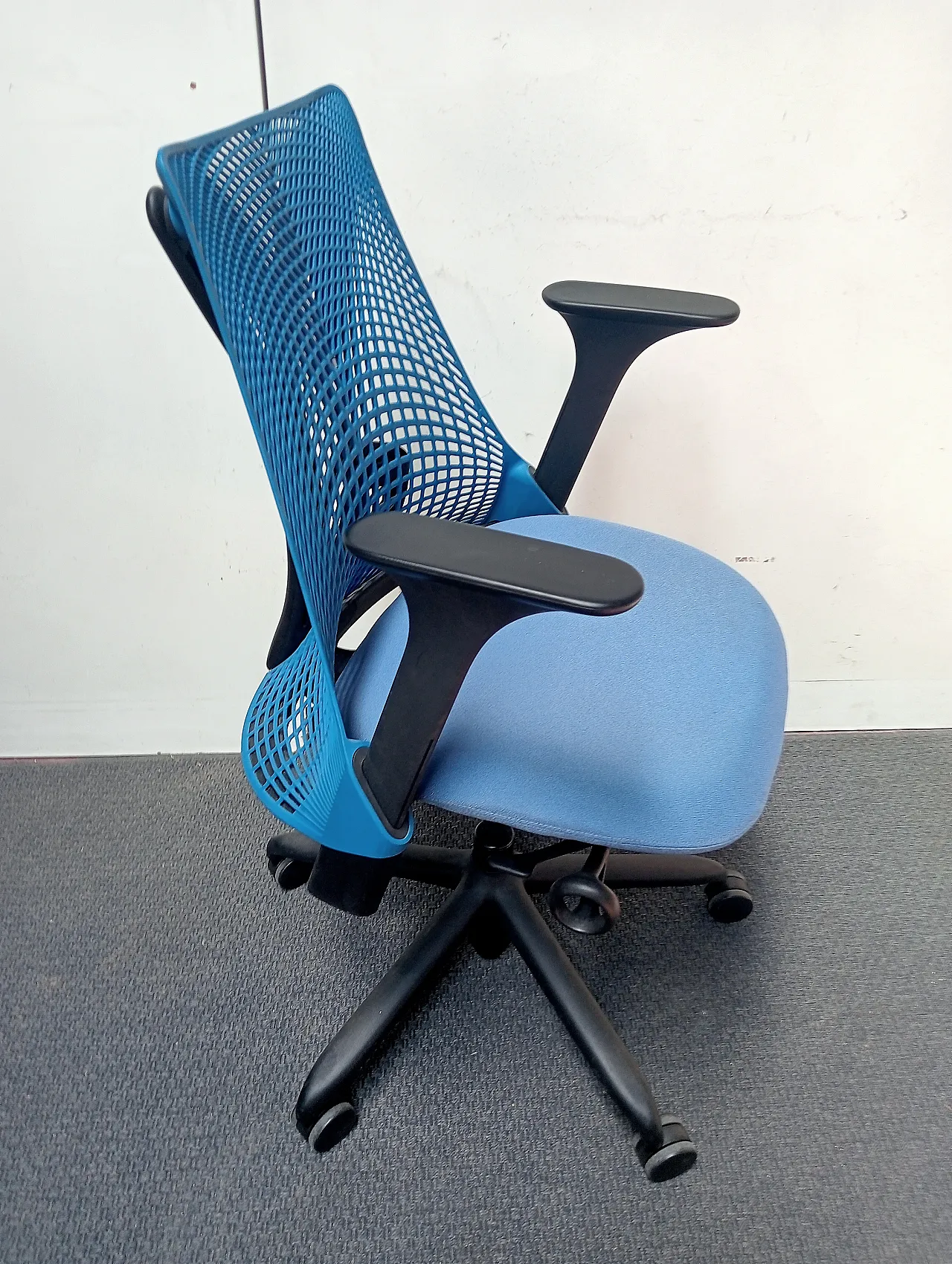Poltroncina Sayl di Herman Miller, anni 2000s 10